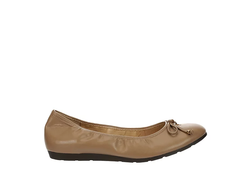 Mootsies Tootsies Womens Cameo Flat - Camel 2 Mootsies Tootsies Womens Cameo Flat - Camel - Image 2